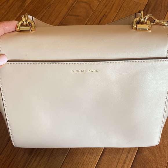 Michael Kors Blush Leather Handbag very good condition Medium - Picture 3 of 10